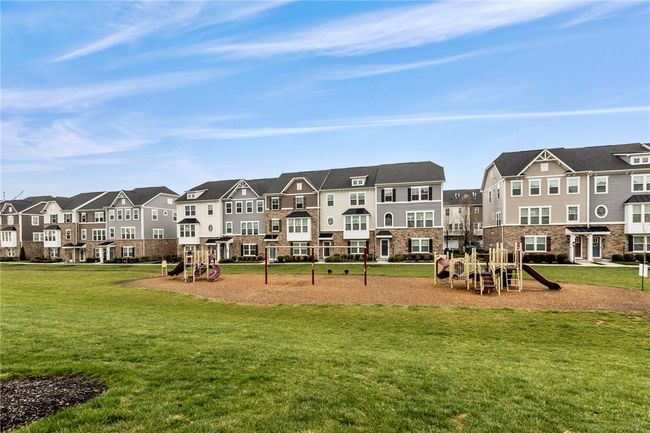 624 Amarth Ln, Townhouse with 3 bedrooms, 3 bathrooms and null parking in Cranberry Twp PA | Image 37