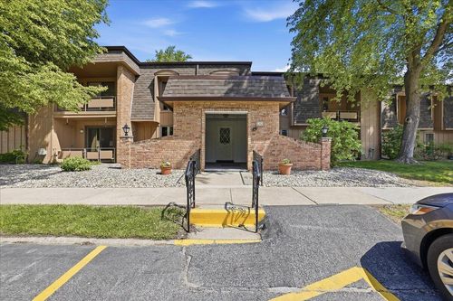 e4-405 Old Stone Rd, Munster, IN, 46321-2335 | Card Image