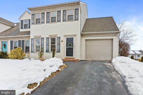 705 Fieldstone Ln, ELIZABETHTOWN, PA, 17022-1442 | Card Image