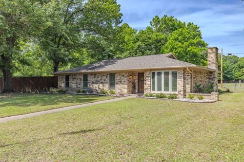 3026 Arapaho Rd, Commerce, TX, 75428-3902 | Card Image