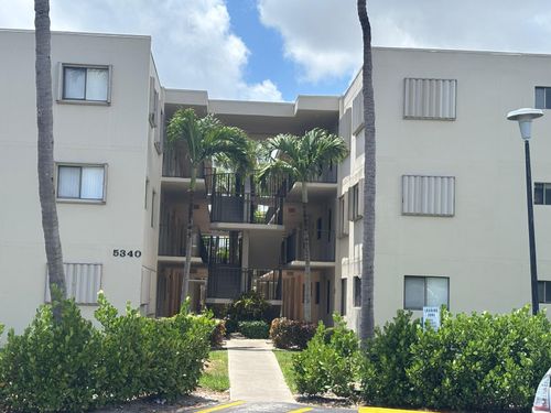 222-5340 Las Verdes Cir, Delray Beach, FL, 33484-9145 | Card Image