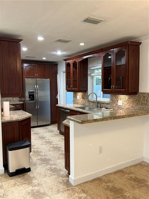 230-230 Sw 30th Ave, Miami, FL, 33135-2710 | Card Image