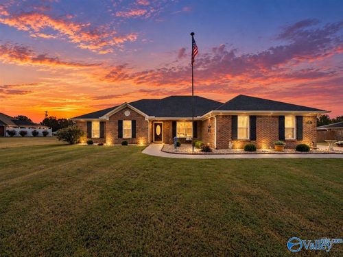 129 Edgebrook Dr, Ardmore, AL, 35739-9616 | Card Image