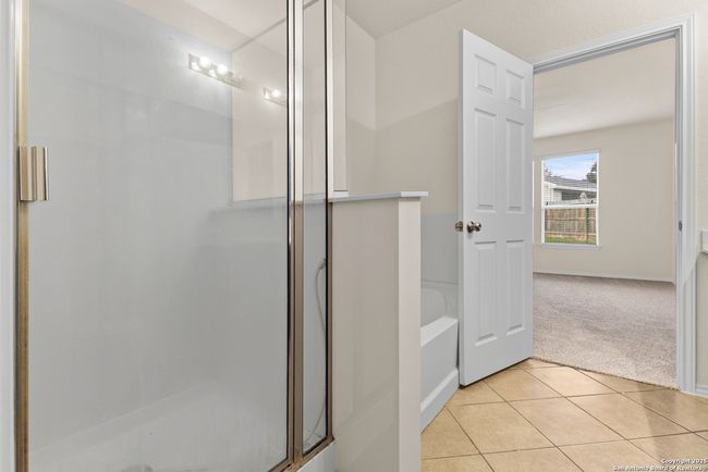 12807 Limestone Way, House other with 4 bedrooms, 3 bathrooms and null parking in San Antonio TX | Image 14
