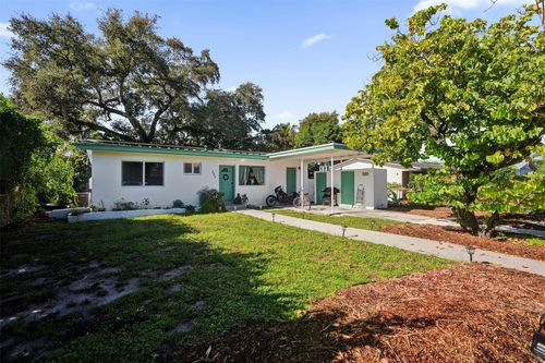 220 Ne 165th St, Miami, FL, 33162-3548 | Card Image