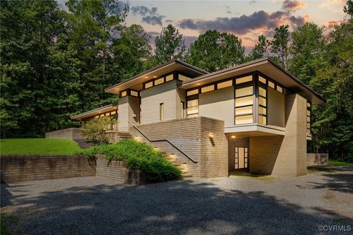 3611 Brandons Bluff Ct, SANDY HOOK, VA, 23153-2039 | Card Image