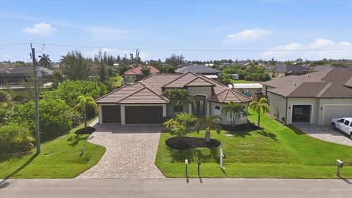 8330 Tracy Cir, Port Charlotte, FL, 33981-3368 | Card Image