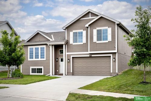 8201 Craig Avenue, Omaha, NE, 68122 | Card Image