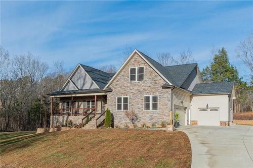184 Marbrook Dr, Mocksville, NC, 27028-7377 | Card Image