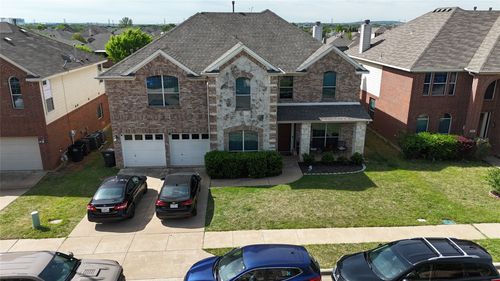 421 Roundrock Ln, Fort Worth, TX, 76140-6548 | Card Image