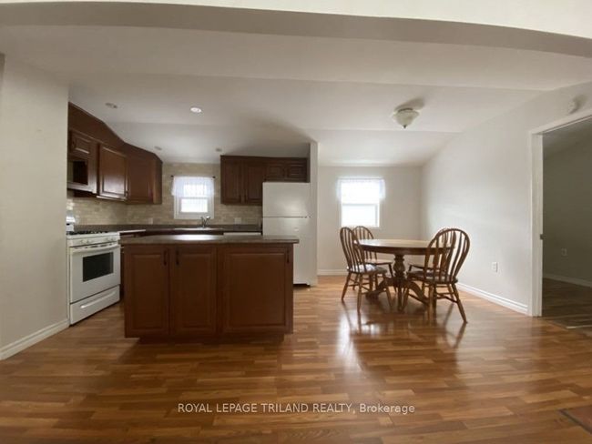2 - 9951 Northville Cres, Home with 2 bedrooms, 1 bathrooms and 2 parking in Thedford ON | Image 14