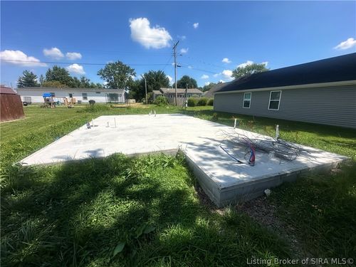 550 W Green Street, Scottsburg, IN, 47170 | Card Image