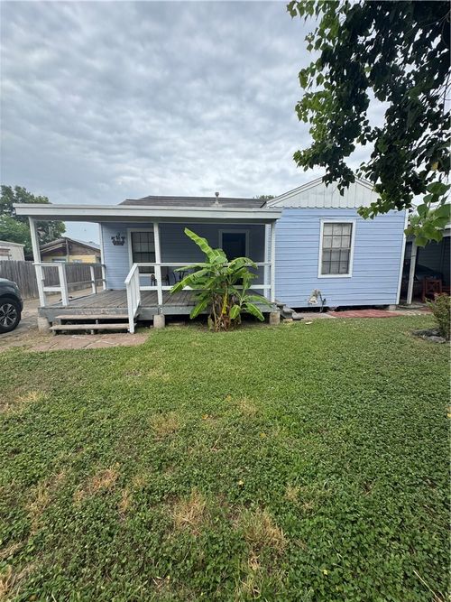 428 Hiawatha St, Corpus Christi, TX, 78405-2728 | Card Image