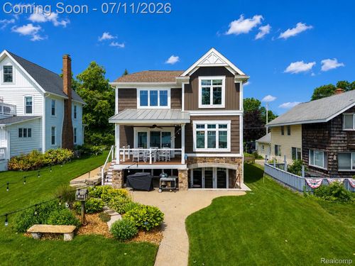 12033 Torrey Rd, Fenton, MI, 48430-9702 | Card Image