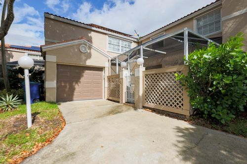 10923 Chandler Dr, Hollywood, FL, 33026-4738 | Card Image