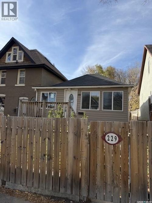 229 Av I N, Saskatoon, SK, S7L2G3 | Card Image