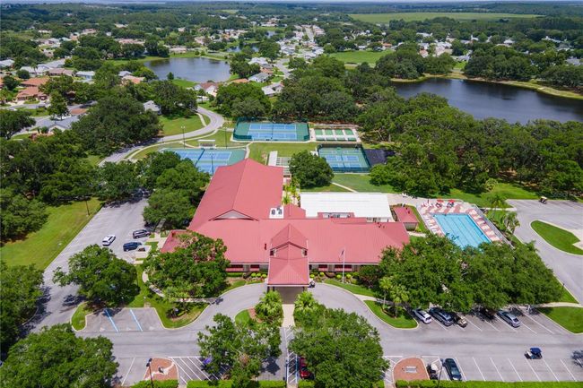 5512 Rosewall Cir, House other with 2 bedrooms, 2 bathrooms and null parking in LEESBURG FL | Image 41