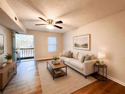 h-470 Martha Ln, Clarksville, TN, 37043-2912 | Card Image