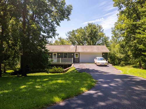 1912 S Daysville Rd, Oregon, IL, 61061-9768 | Card Image