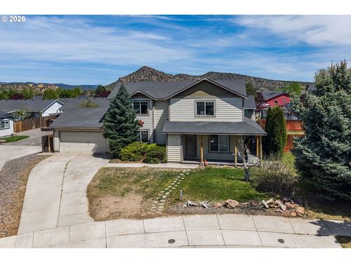 648 Ne Cougar Loop, Prineville, OR, 97754-9367 | Card Image
