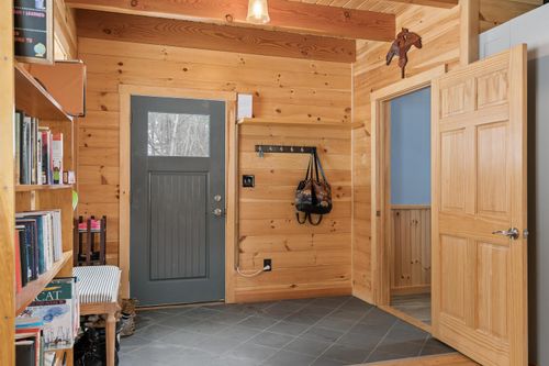 483 N Pleasant St, Bradford, VT, 05033-8704 | Card Image