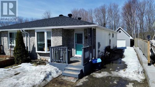 104 Taylor Blvd, Elliot Lake, ON, P5A3K2 | Card Image
