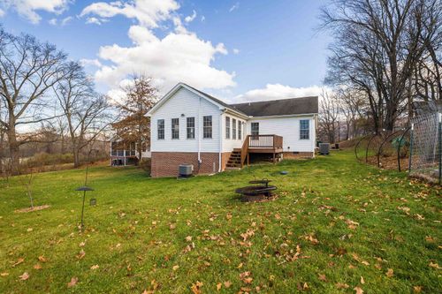 425 S Jackson Ave, Waynesboro, VA, 22980-2955 | Card Image