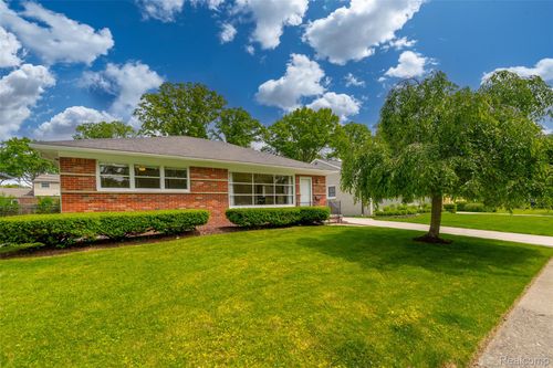 2375 Derby Rd, Troy, MI, 48084-2626 | Card Image