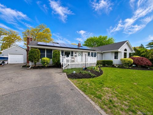 98 Fawn Ln E, South Setauket, NY, 11720-1310 | Card Image