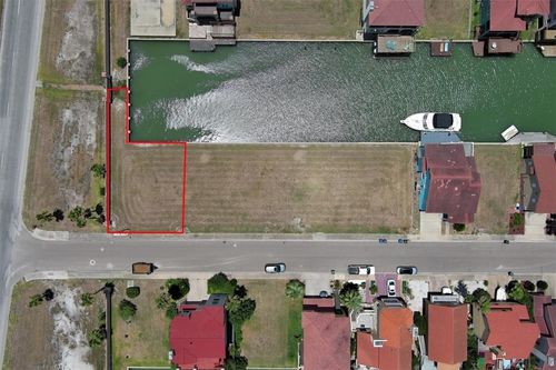 701 Imperial Hbr, Corpus Christi, TX, 78402-1714 | Card Image