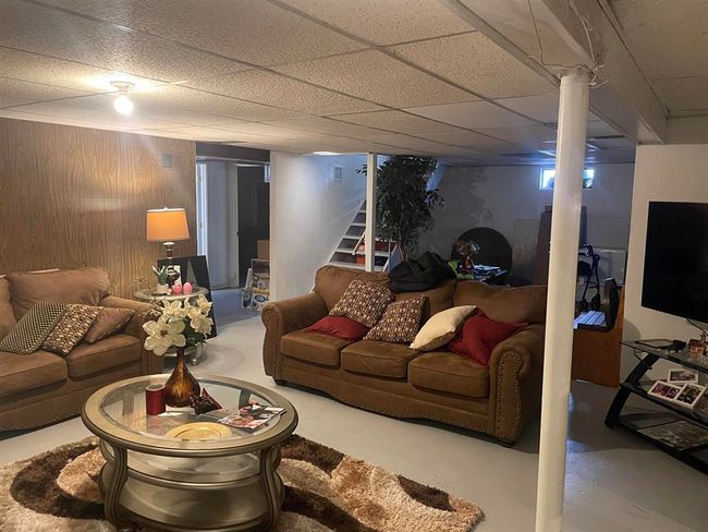 2420 Paradise Blvd, Home with 4 bedrooms, 3 bathrooms and 2 parking in ROCKFORD IL | Image 5