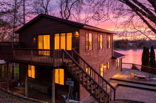 19091 Island View Dr, Mora, MN, 55051-7304 | Card Image