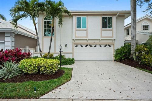 223 Canterbury Dr W, Palm Beach Gardens, FL, 33418-7178 | Card Image