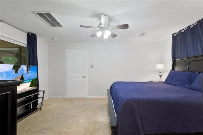 5004 Colmesneil St, House other with 4 bedrooms, 3 bathrooms and 2 parking in Pearland TX | Image 14