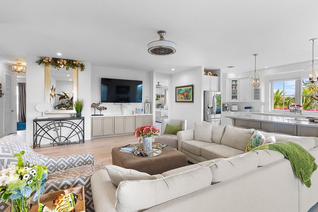 261-W-Seaview-Drive-liivng-area-b | Image 6