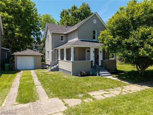 30 16th St Nw, Barberton, OH, 44203-7102 | Card Image