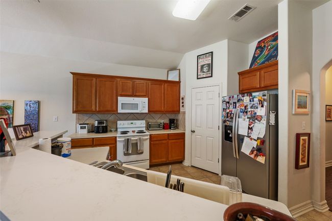B - 1002 Castile Rd, Home with 3 bedrooms, 2 bathrooms and 3 parking in Austin TX | Image 22