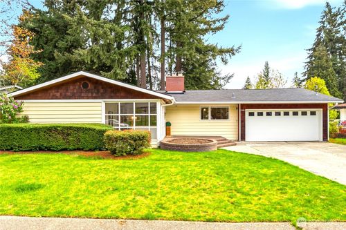 7020 137th Ave, Redmond, WA, 98052-9411 | Card Image