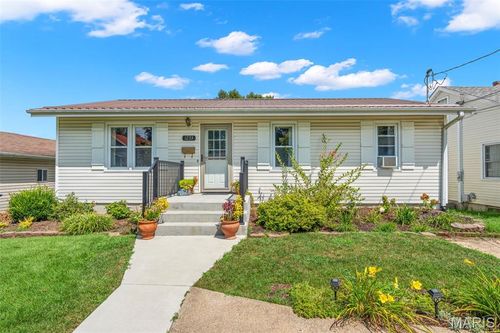 1233 W 7th St, Washington, MO, 63090-1723 | Card Image