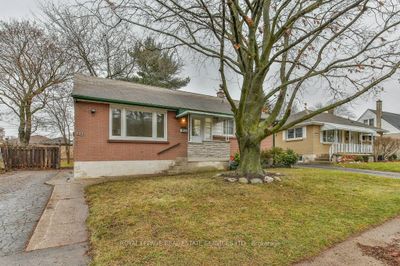 22 Tweedsmuir Ave, House other with 3 bedrooms, 2 bathrooms and 2 parking in London ON | Image 2