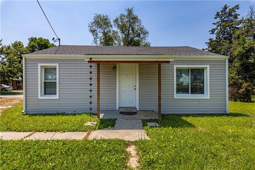 1004 Main St, Belton, MO, 64012-2641 | Card Image