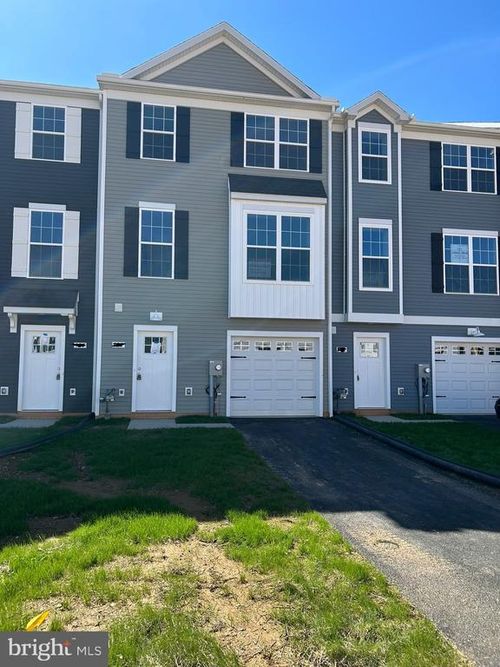 348 Avon Dr, RED LION, PA, 17356-8481 | Card Image