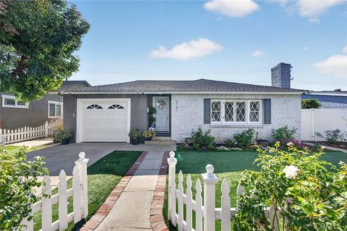 2141 Snowden Ave, Long Beach, CA, 90815-3346 | Card Image