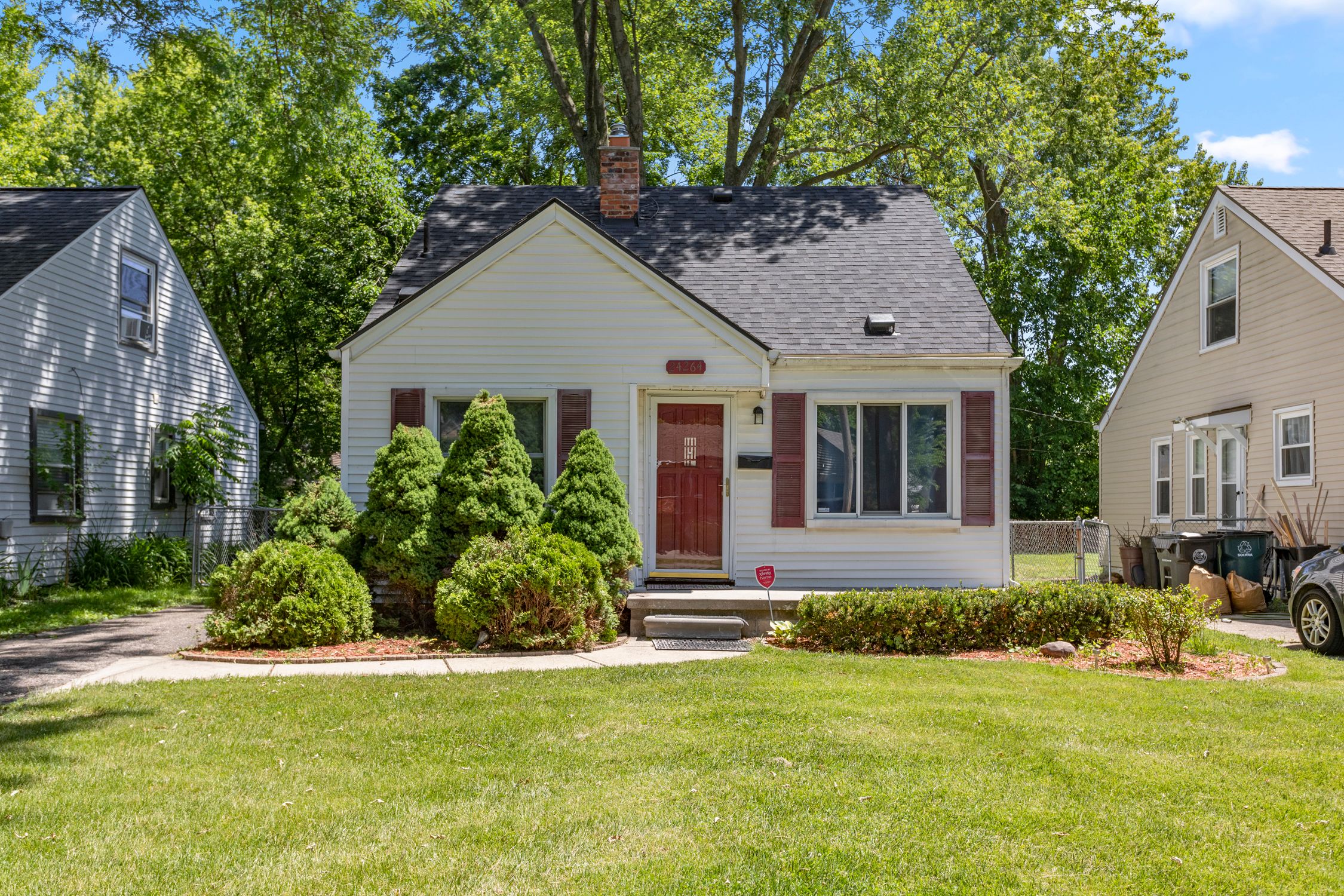 Cloverlawn St, Oak Park, MI 48237