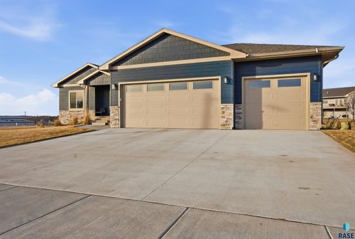 604 Elizabeth Ave, Baltic, SD, 57003-2063 | Card Image