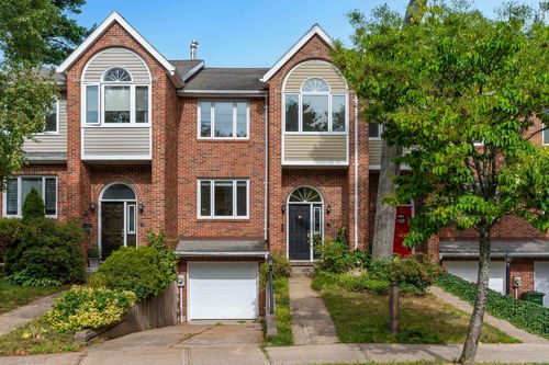 {{alt}} | Card Image