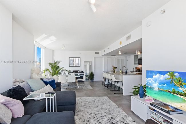 APT-3111 - 185 Sw 7 Th St, Condo with 3 bedrooms, 3 bathrooms and null parking in Miami FL | Image 18