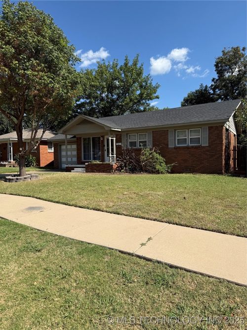 2924 N Vermont Ave, Oklahoma City, OK, 73107-1220 | Card Image