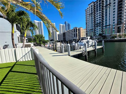 802-310 Poinciana Dr, Sunny Isles Beach, FL, 33160-4524 | Card Image
