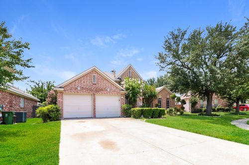 2204 Reedway Ct, Arlington, TX, 76018-3136 | Card Image